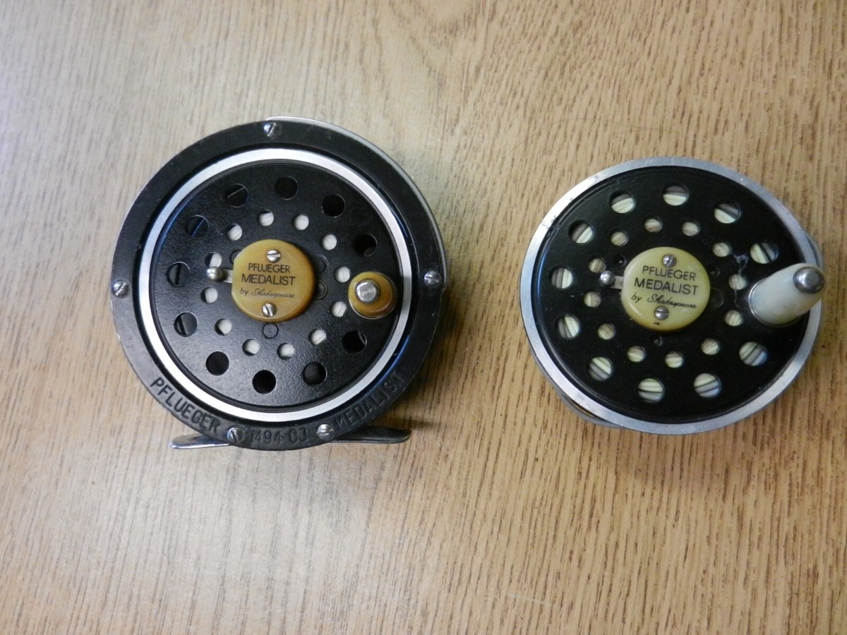 Vintage Pflueger Medalist 1494 CJ Fly Reel W/ Spare Spool Japan