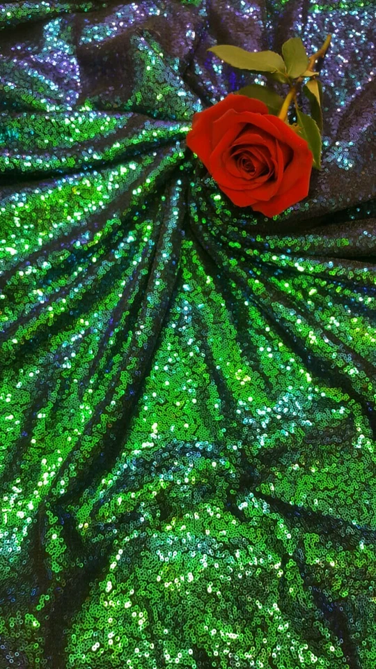 Vestido de lentejuelas escarabajo iridiscente holográfico en tela de malla por yarda verde azul Foto 2 de 4