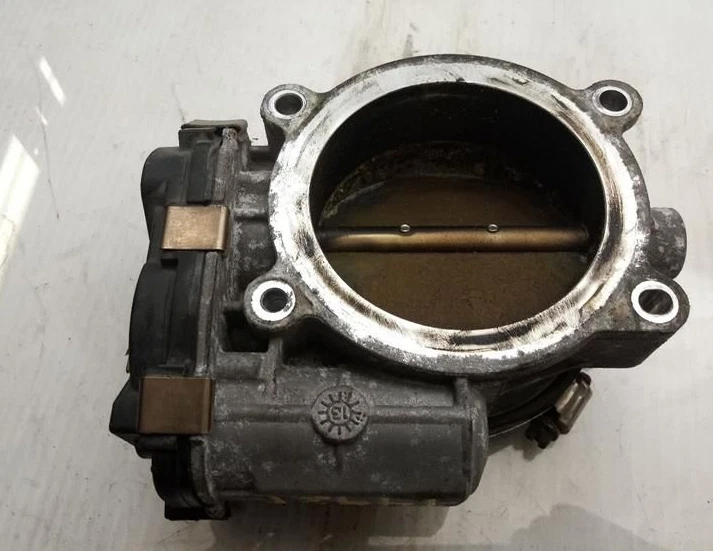 Chevrolet Silverado 1500 Tahoe 2009-2013 conjunto de carrocería del acelerador OEM Foto 3 de 3