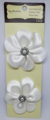 RECOLLECTIONS Signature FLORAL EMBELLISHMENTS - 2pcs - PEARL WHITE