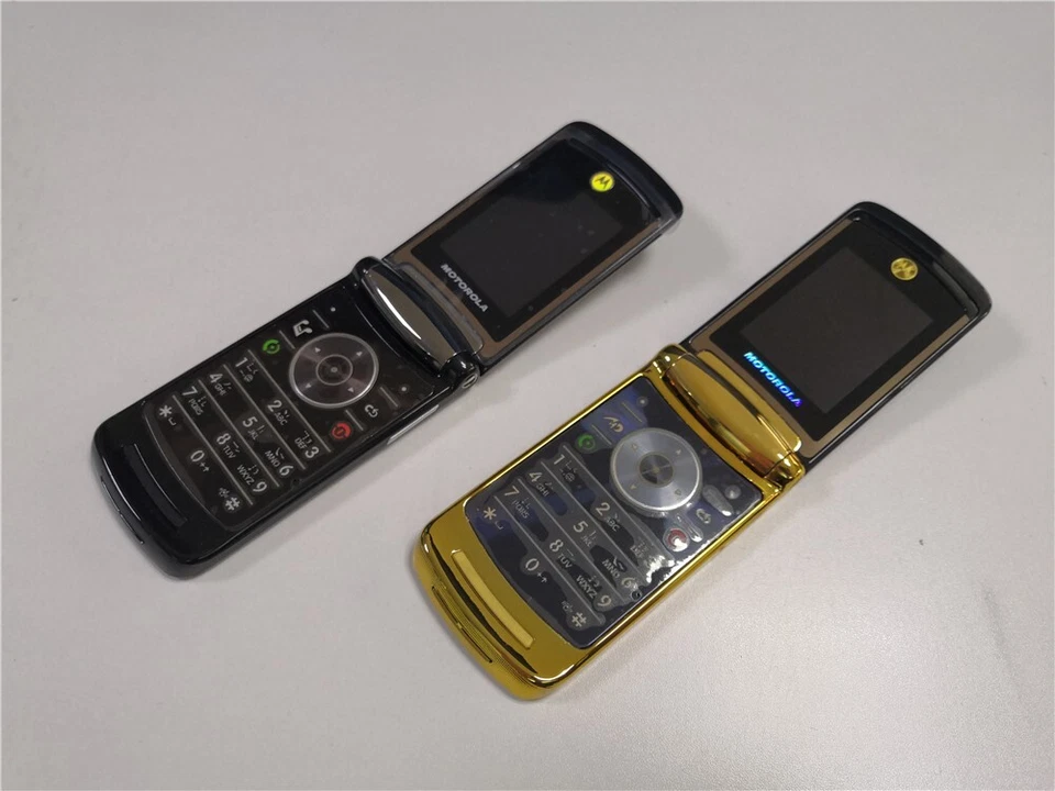 Original Motorola Razr 2 V8 2.2'' UNLOCKE GSM 2G Quad Band Flip Gold Cell Phone - Image 4 of 4