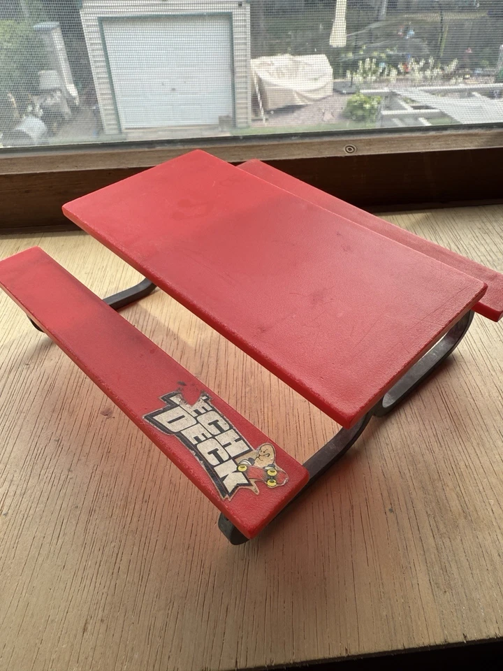 Mesa de picnic Tony Hawk Tech Deck 1998 raro diapasón rojo Foto 2 de 4