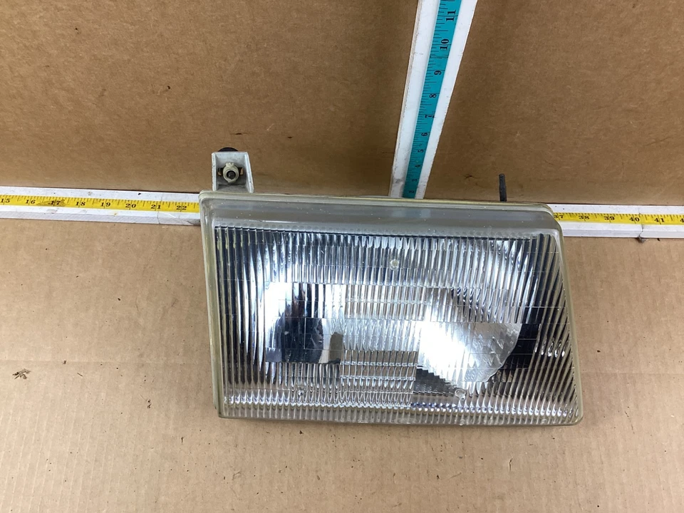 1992 - 1996 Ford E-350 Econoline Front Right Passenger Side Headlight Assembly - Image 2 of 4