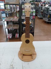 FAMOUS Ukulele FS-10G Great Sound and Playability