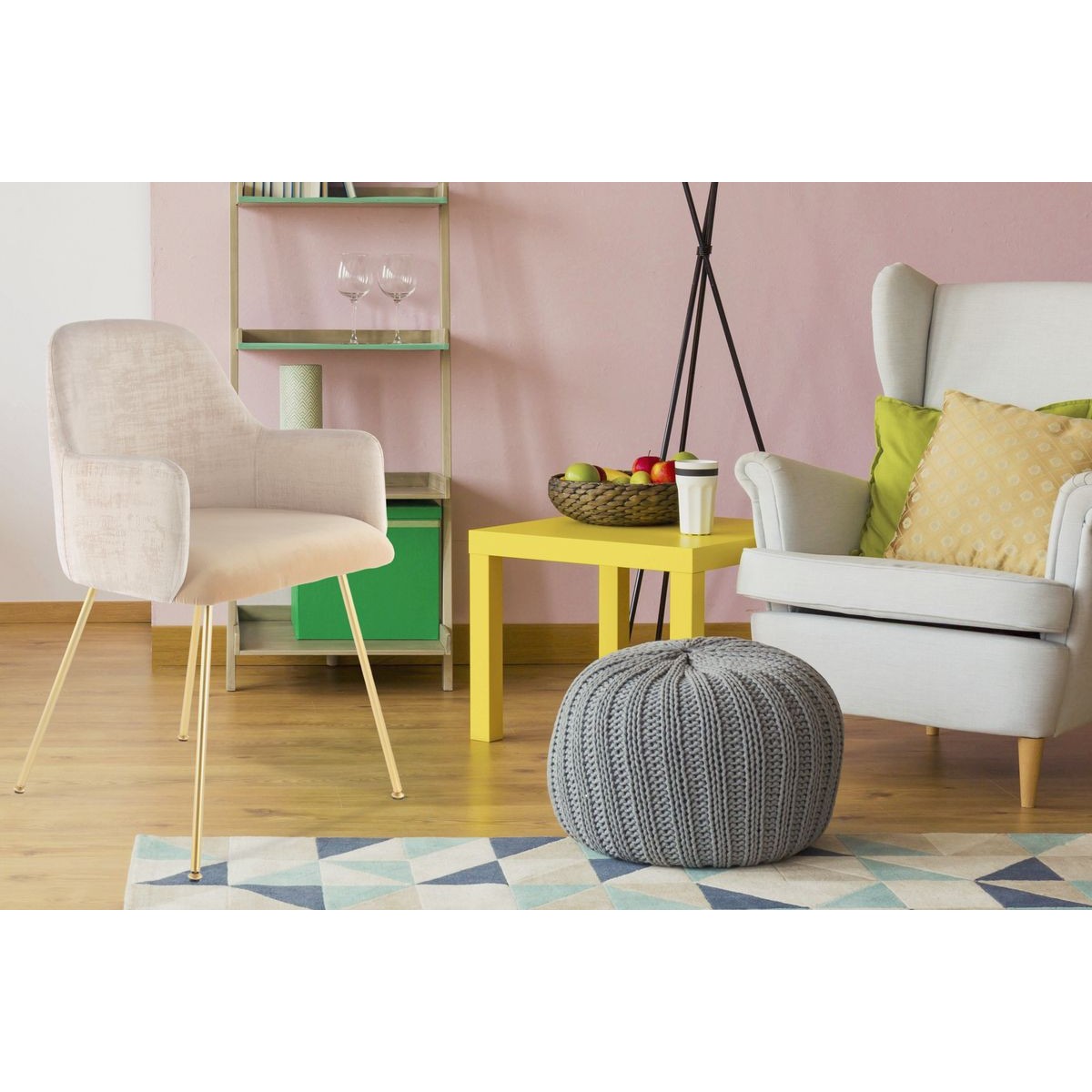 Chaise en velours de qualité Richard 85cm beige au design épuré