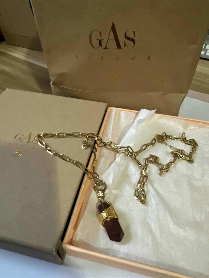 Colar Pingente GAS BIJOUX Gas Aventura Pedra Marrom - Imagem 2 de 4