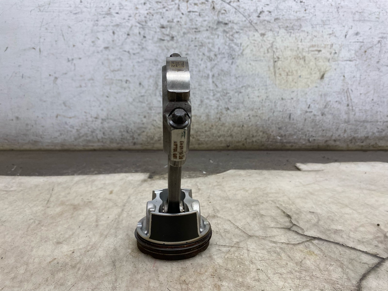 2020-2025 ASTON MARTIN DBX OEM 4.0L ENGINE PISTON & CONNECTING ROD SET