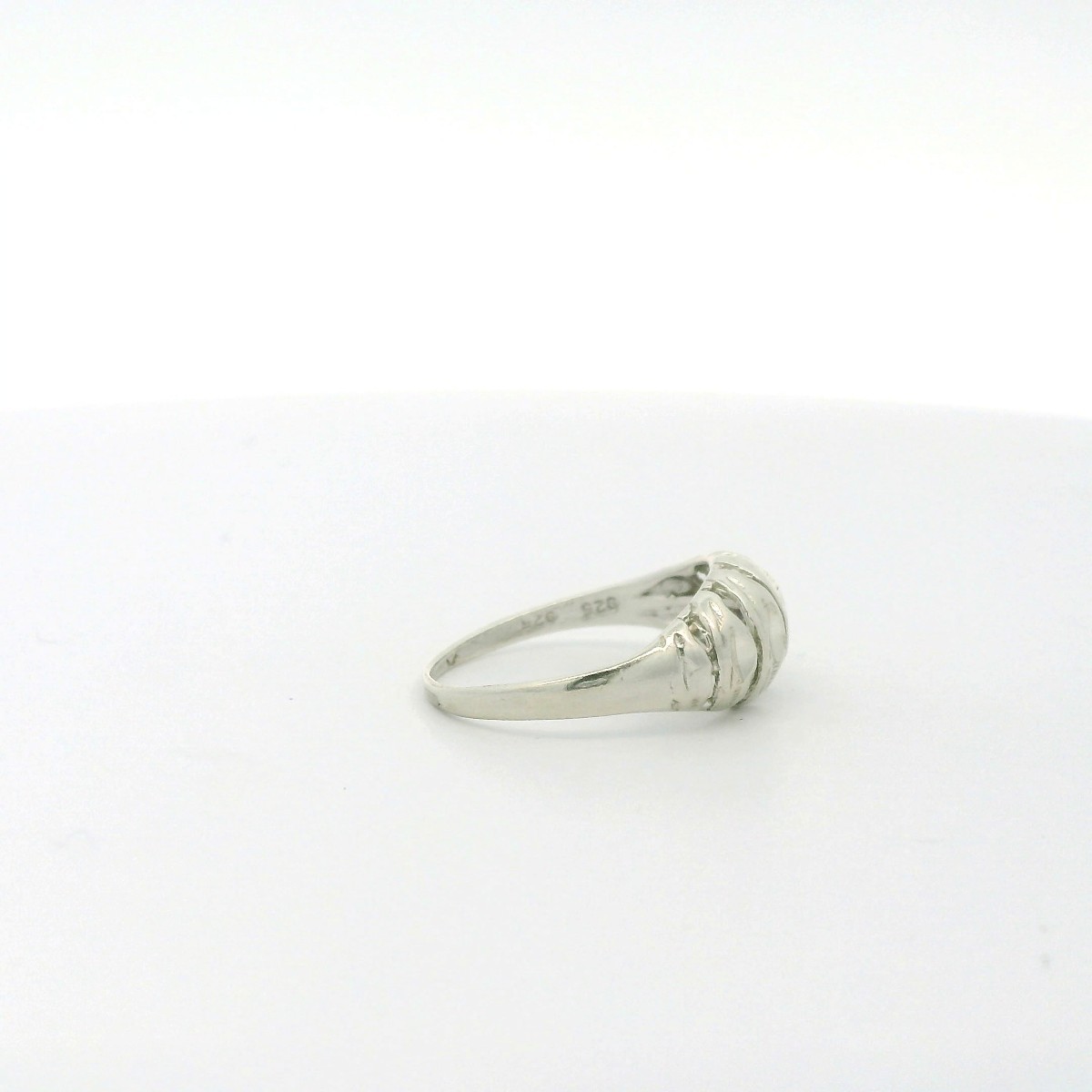 Sterling Silver Hammered Split Ring - Size 5.75 (… - image 3