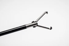 Laparoscopic Ovary Traumatic Grasper w/ locking handle 5mm x 33cm (Long)