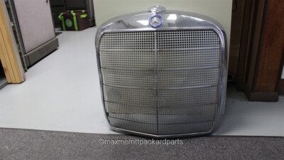 Mercedes Benz, Chrome Grille; Man Cave/Wall/Bar Art; 24'' Wide, 24'' Tall, 5'' Deep