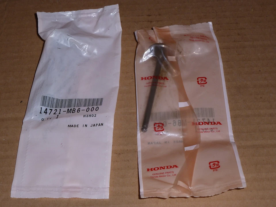 2 SOUPAPES ECHAPPEMENT NEUVES ORIGINE HONDA VF 1000 R 1984 14721-MB6-000 - Photo 1/1