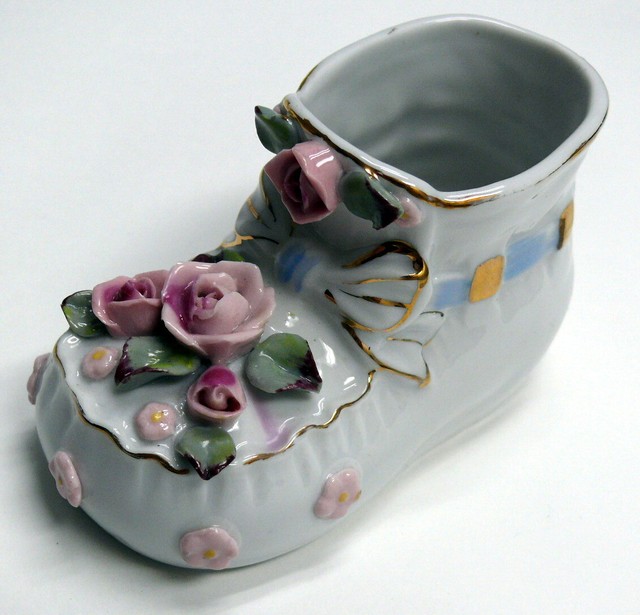 VINTAGE Napco JAPAN Ceramic Baby Bootie Shoe Planter Pink Roses Flowers