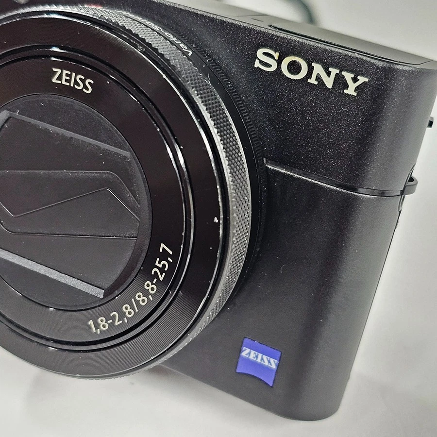 #Sony Cyber-shot RX100 V RX100M5 RX100V 20.1MP Digital Camera - Black (4807227) - Image 2 of 4