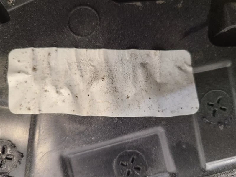 2020 BUICK ENCLAVE Gray Rear Upper Valance  Foto 4 de 4