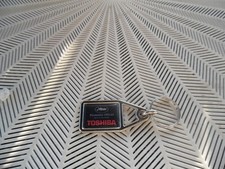 1 porte clés Toshiba  Partenaire officiel  festival de Cannes