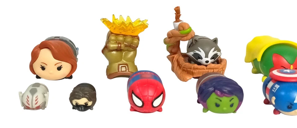 Lote de figuras en miniatura de vinilo Marvel Tsum Tsum tamaños y personajes surtidos Foto 2 de 4