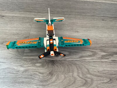 LEGO TECHNIC: Rennflugzeug  Loop King 