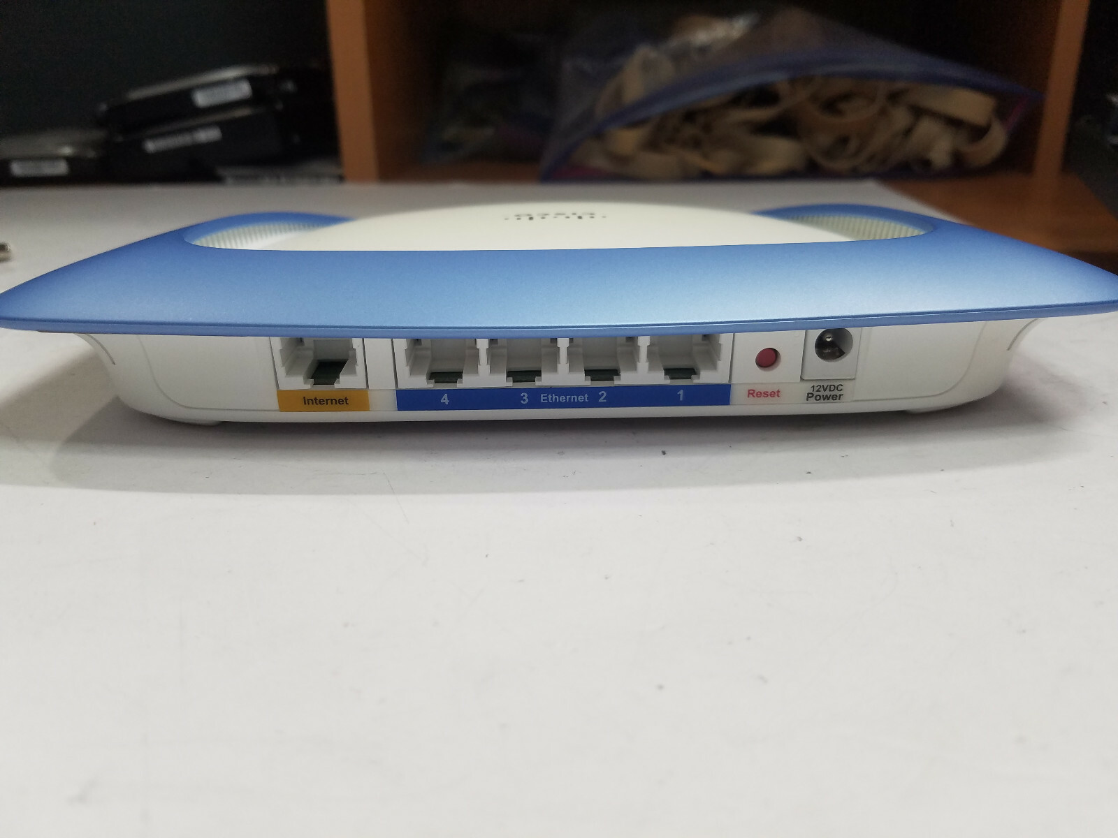 Cisco Linksys Valet M10 300 Mbps 4-Port 10/100 Wireless N Router w ...