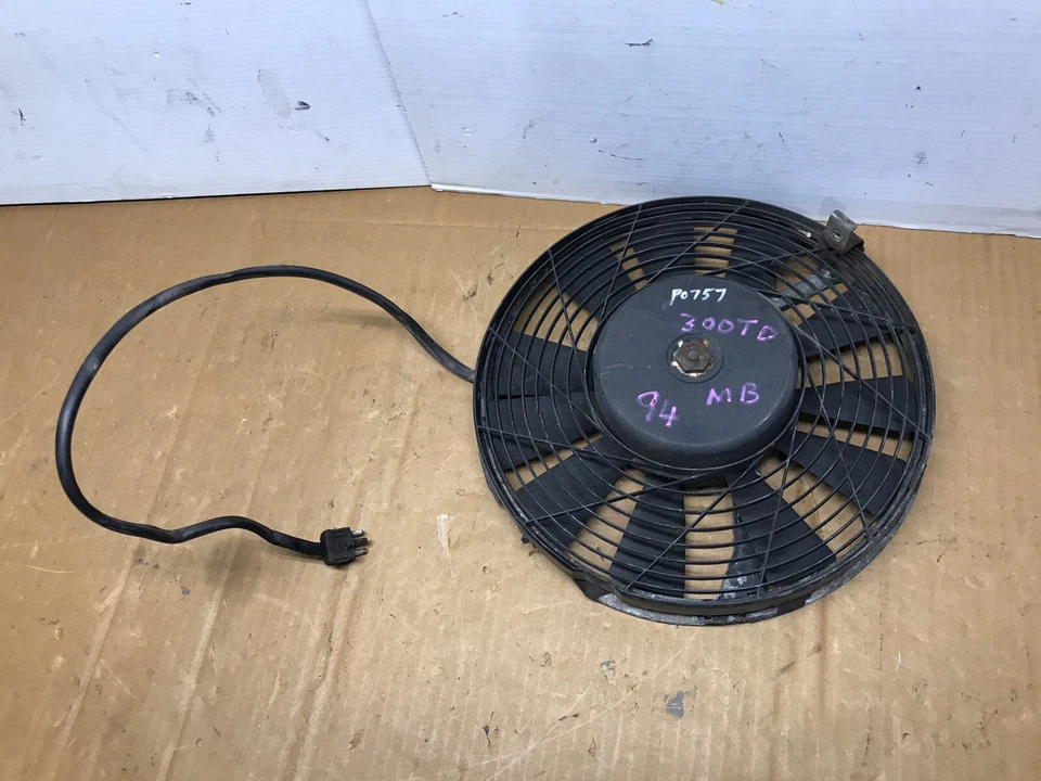 MERCEDES BENZ 300D 300TD 190E 300CD 1976-1985 RADIADOR VENTILADOR DE REFRIGERACIÓN Y MOTOR Foto 2 de 4