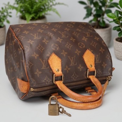 Louis Vuitton Monogram Speedy 25 M41528 Vintage 2002 France Handbag Padlock Key