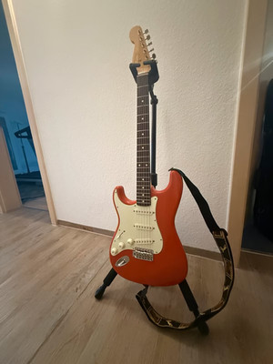 Fender Stratocaster Limited Edition Traditional 60s Fiesta Red Left Handed Japan