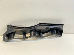 VW PASSAT B6 3C2 Rechte Scheinwerferhalter 3C0807890A 1.97 Diesel 30679381