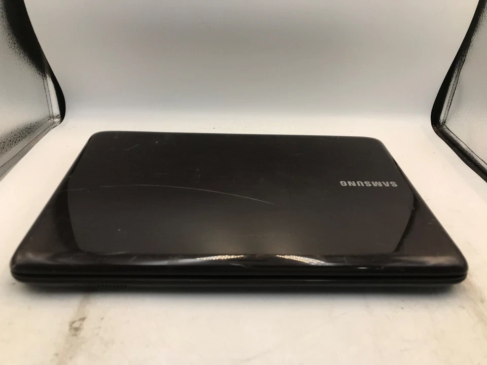 Portátil Samsung R540 Intel Core i3 2da Generación 15" -NO ARRANCA/PIEZAS -MZ - Imagen 2 de 4