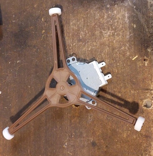 Ersatzteile Mikrowelle   Drehkreuz Rollenring + Synchronmotor Galanz SM-16T