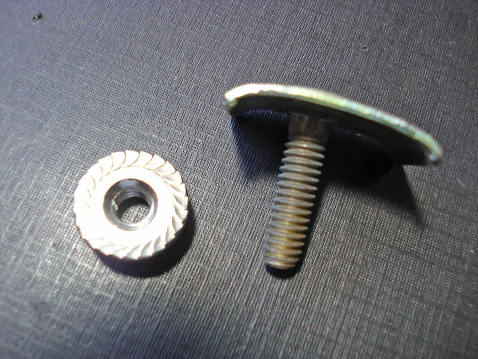 24 pcs NOS rear quarter belt moulding clips 1951-1953 Buick Pontiac Oldsmobile  - Image 3 of 4