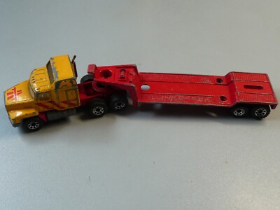 Matchbox Mack CH 600 1:97, 1990 mit Matchbox Low Bed Trailer 1981 Intl.