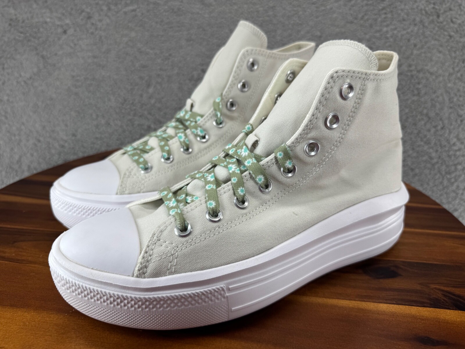 Converse Women's Chuck Taylor All Star Move Size 11 Platform Sneaker Floral Shoe thumbnail 3