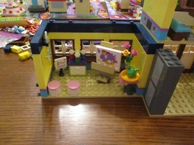 LEGO FRIENDS 41005 HEARTLAND HIGH CUSTOMIZED WITH SOME REDESIGN
