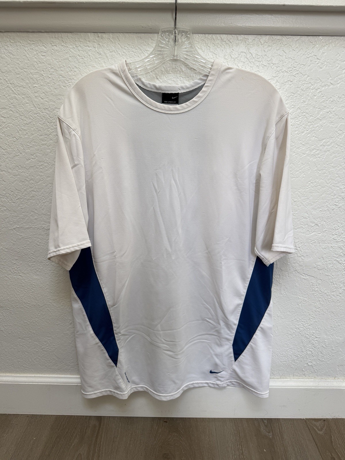Men's Nike Sphere React White Blue Grey Short Sleeve Sports Shirt - Size M