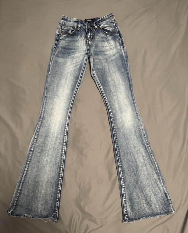 Fire & Rain Flare Jeans Size 0 Light Wash Distressed Whiskering Raw Hem