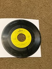 45 RECORD - CHUCK BERRY - MAYBELLENE