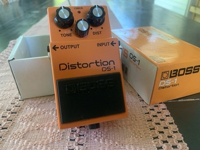 Boss DS-1 Distortion Electric Guitar Effect Pedal Barely Used