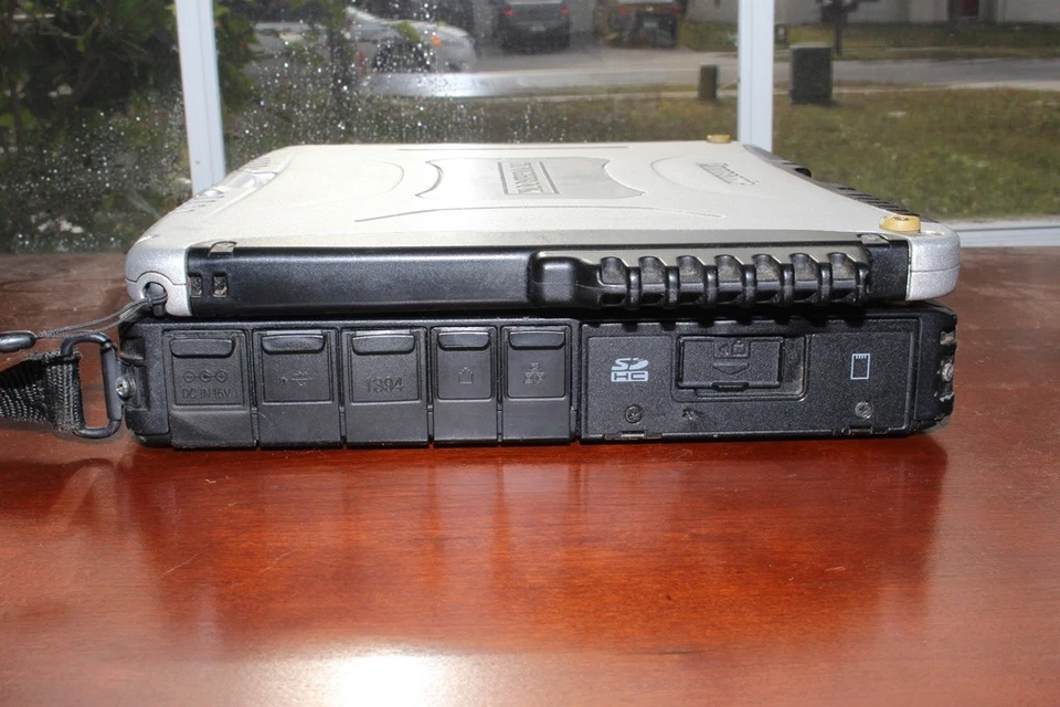 Panasonic Toughbook CF-19 MK4 i5 4GB, TELA SENSÍVEL AO TOQUE, 128 SSD.WIN 10 PRO 64BIT - Imagem 3 de 4