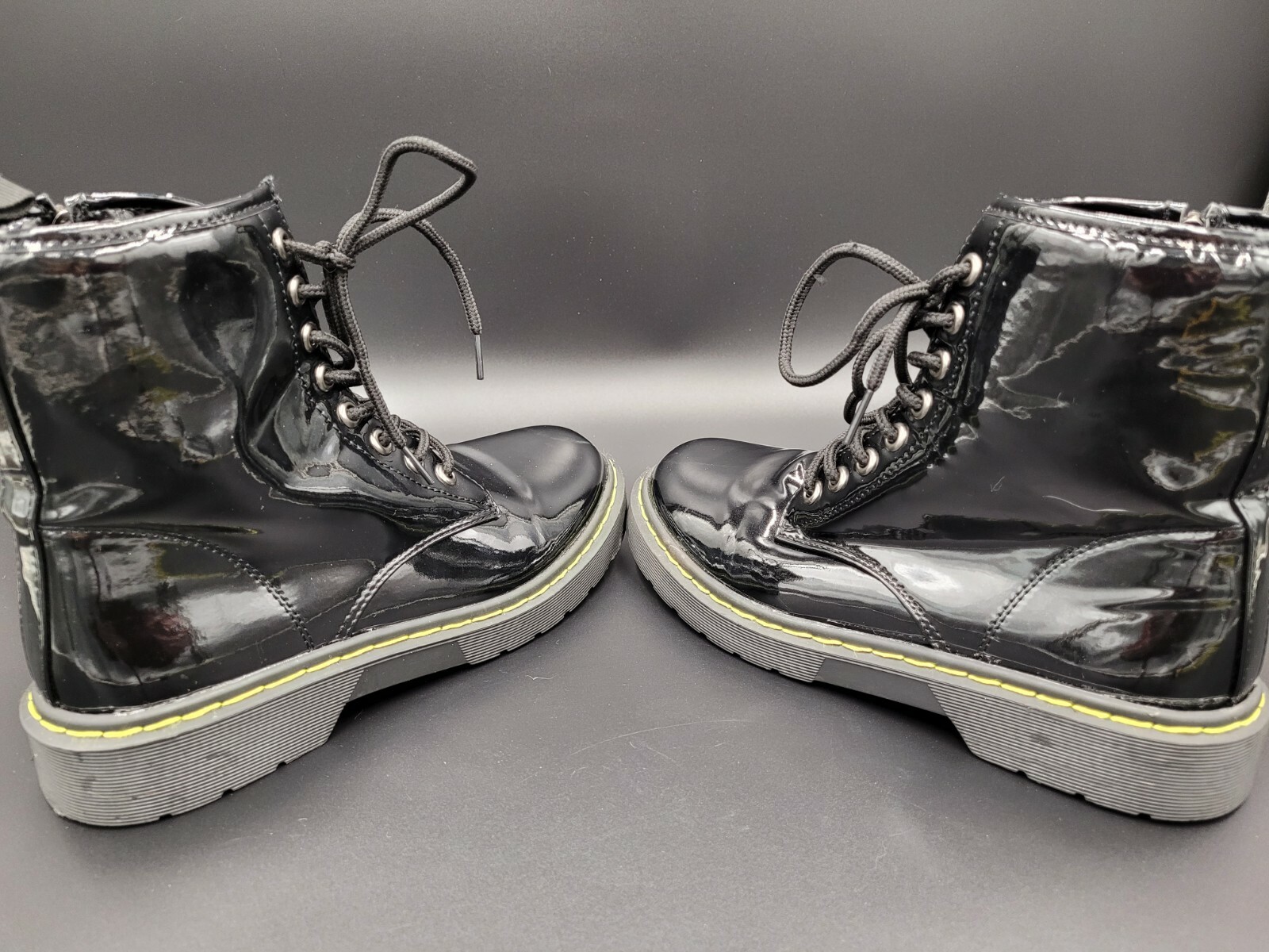 SAOLA Stivali da combattimento Charlotte Russe Wmn taglia 6M neri vegan in pelle suola in gomma zip