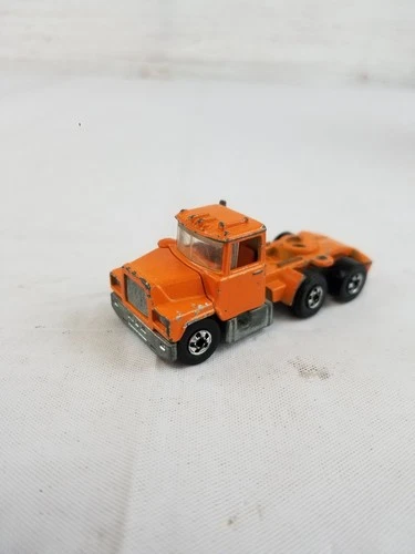 Vtg 1981 Hot Wheels Steering Rigs Diecast Orange Mack V-600 Semi Truck HK