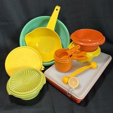 Lot Of 16 Pieces Vintage Tupperware Replaceme...