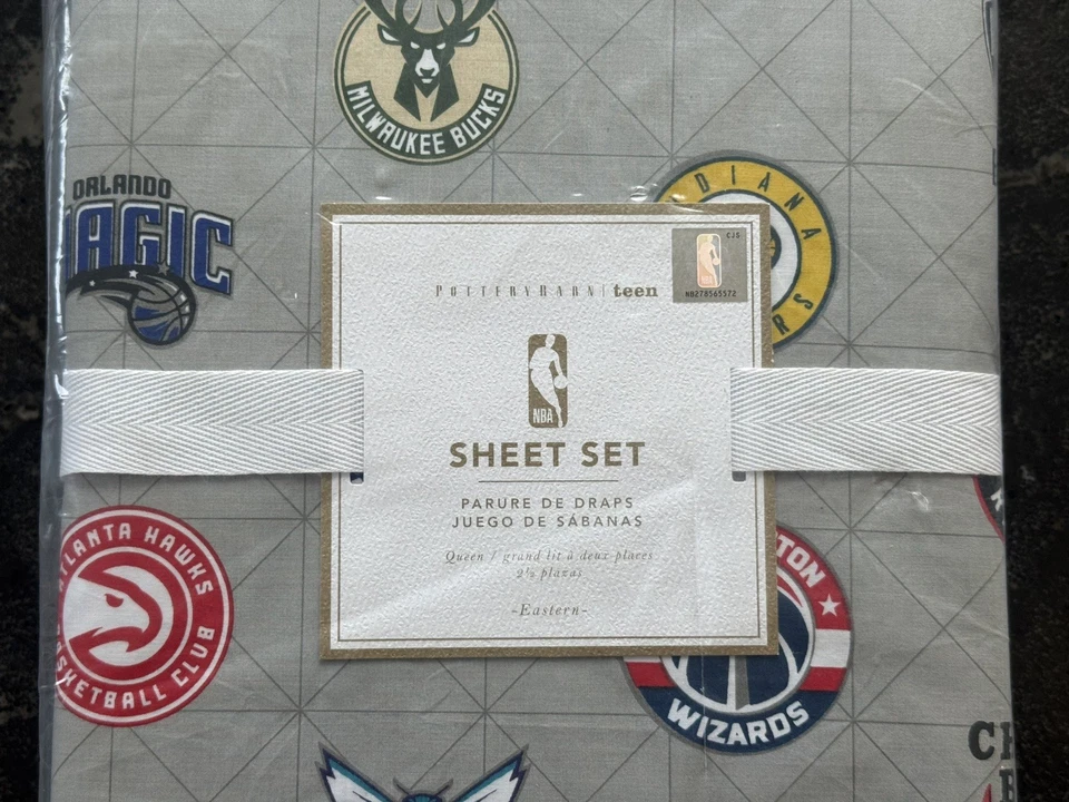 Juego de sábanas Pottery Barn Teen NBA Eastern Conference Queen logotipo de baloncesto nuevo en paquete Foto 2 de 4