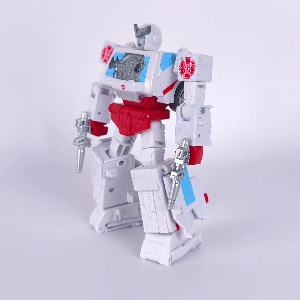 Transformers Autobot Ratchet Studio Series 86-28 Complete - Image 2 of 4