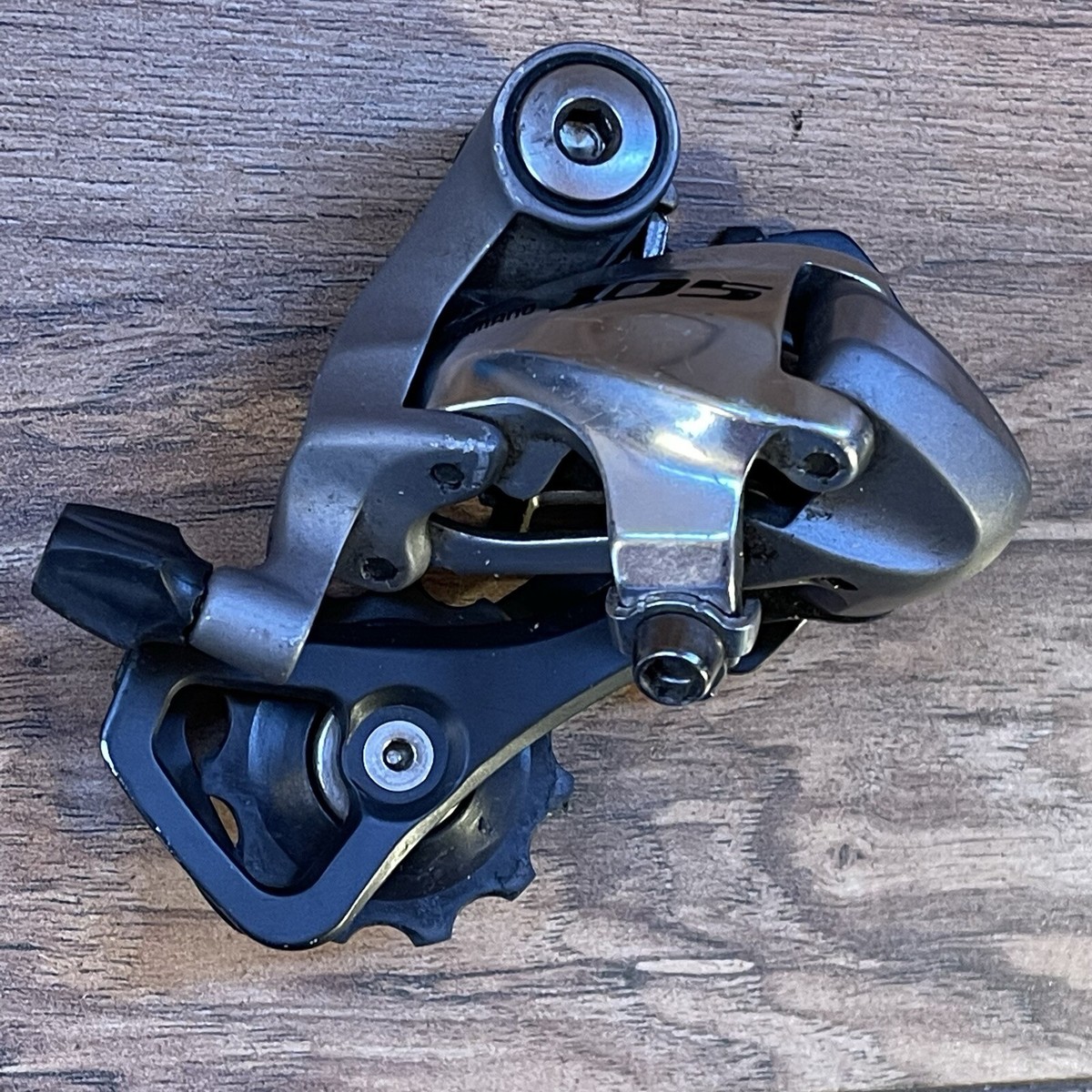 Shimano 105 RD-5700 10 Speed Rear Derailleur Gray Short Cage Shimano 105 RD-5700 10 Speed Rear Derailleur Gray Short Cage