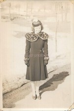 Pretty 1940's Woman WW2 ERA Vintage FOUND PHOTO Black And White ORIGINAL 49 52 Z