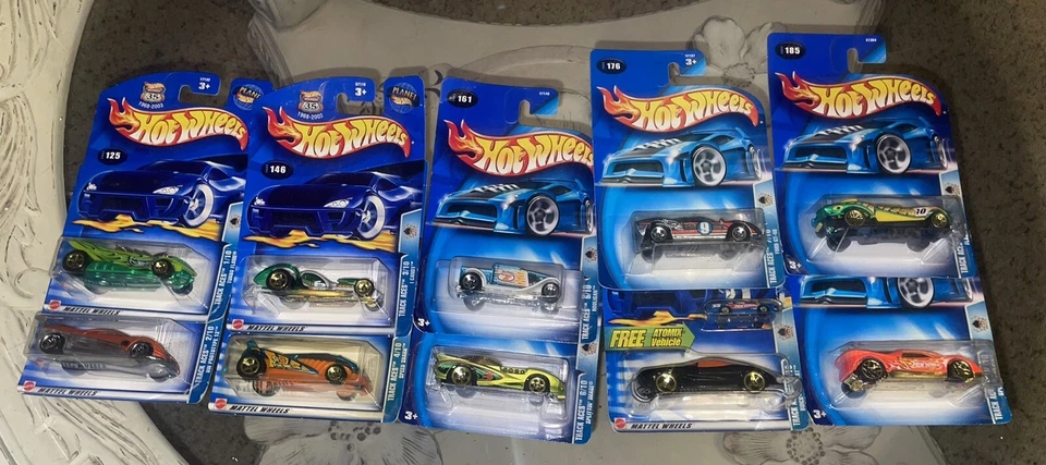 Hot Wheels Track Aces 2003 juego completo 10 de 10 vehículos incluidos como nuevo sellado nuevo en caja Foto 2 de 4