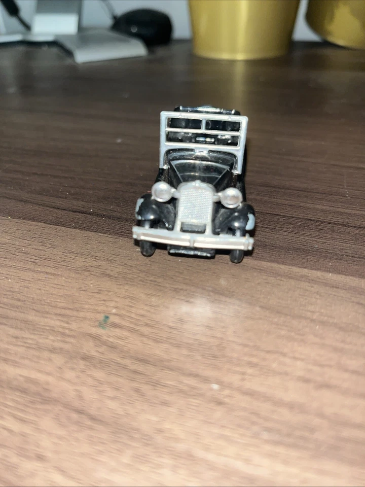 USED Lledo Ford Metropolitan Police Car Days Gone Toy Diecast Model #164 - Image 2 of 4