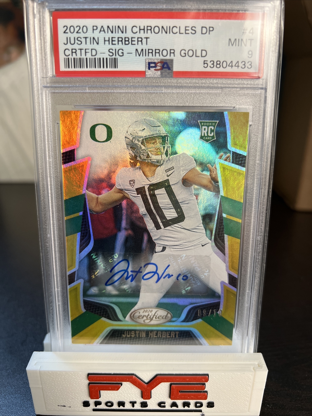 Justin Herbert Panini Chronicles Draft Picks Certified Rookies #4 Signature-Mirror Gold