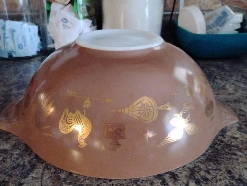 Vintage Pyrex 444 Americana Cinderella 4 QT Nesting Mix Bowl Gold EUC