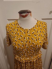 Ladies Boohoo Size 12 Mustard Floral Short Sleeved Dress
