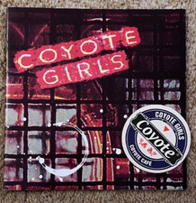 COYOTE UGLY 2000 FRENCH MOVIE PRESSBOOK PIPER PERABO TYRA BANKS W/ BEER COASTER